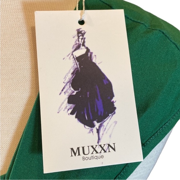 Muxxn Boutique Pin Up Style Fit and Flare Dress - Picture 11 of 13